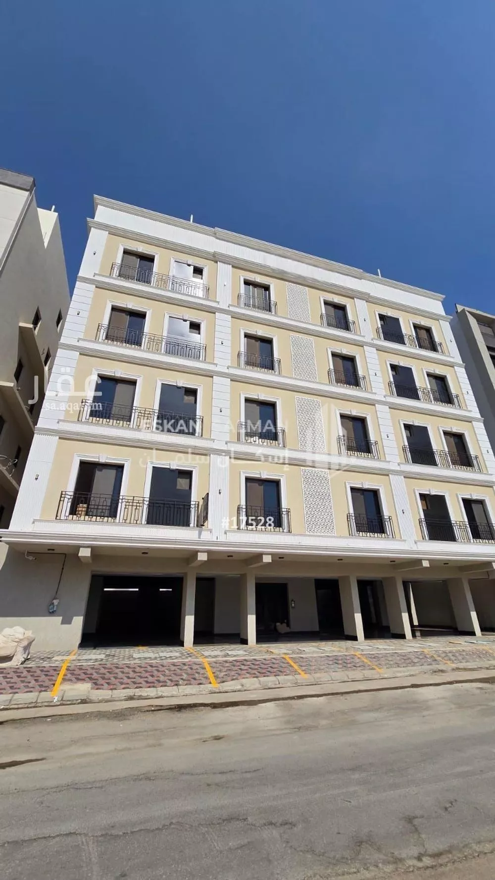 شقة 6 غرف في الريان 1