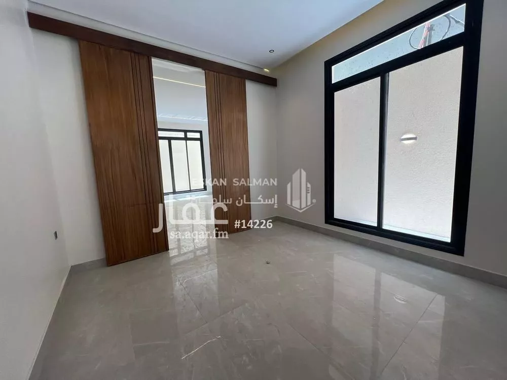 فيلا 5 غرف في الشرق 3