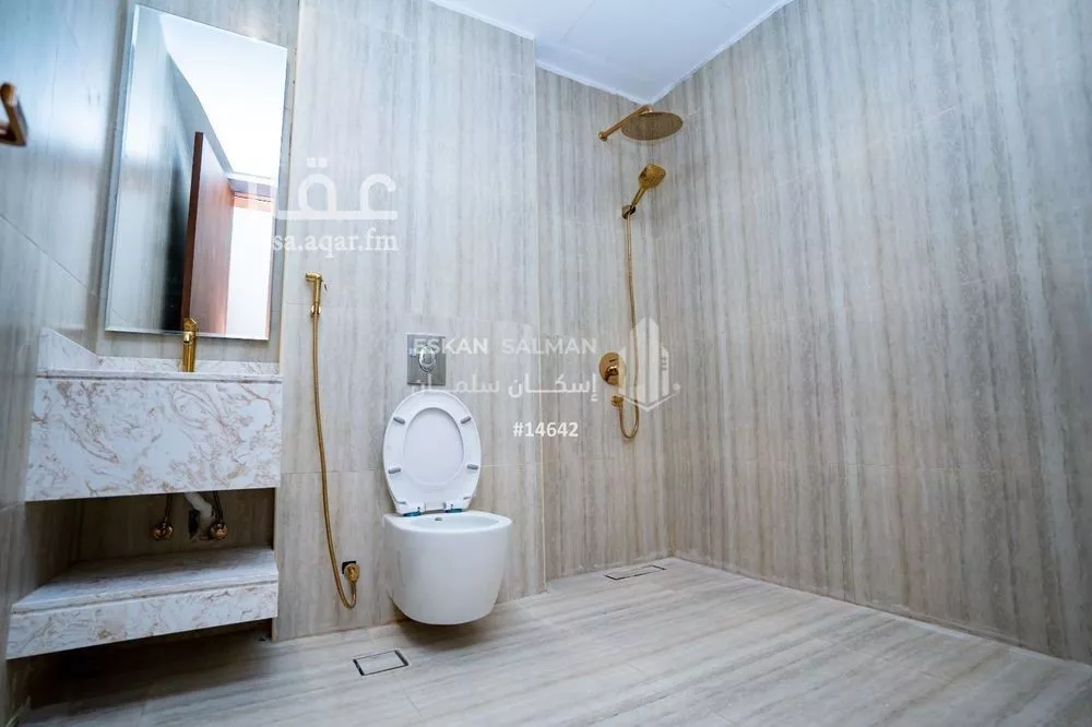 شقة 5 غرف في الرمال 4