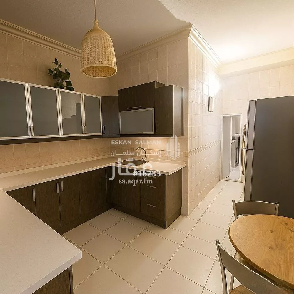 شقة 5 غرف في الحمرا 3