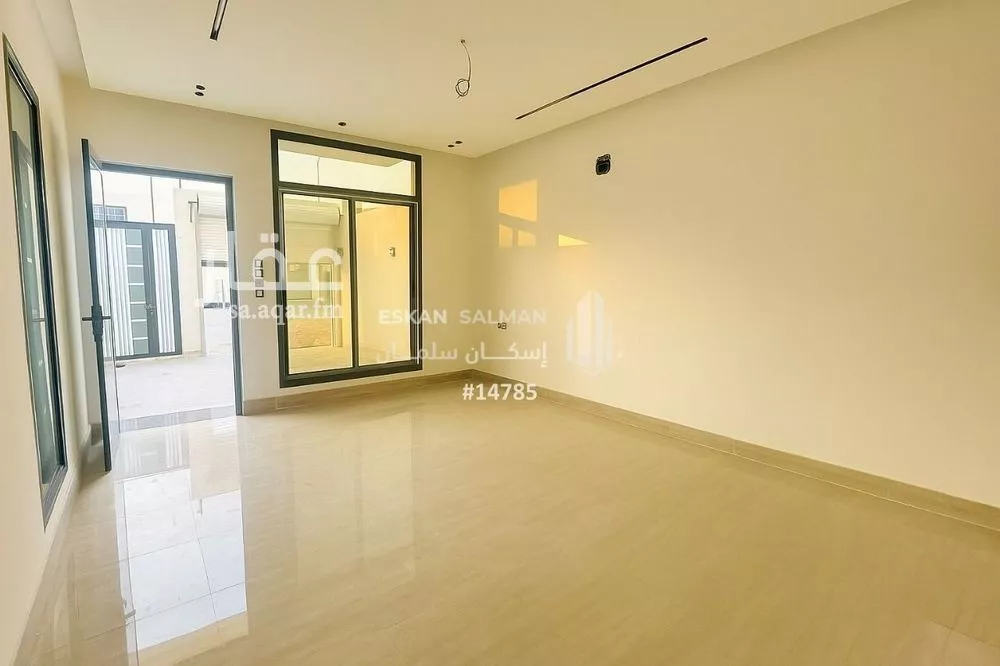 فيلا 5 غرف في ضاحية الملك فهد 4