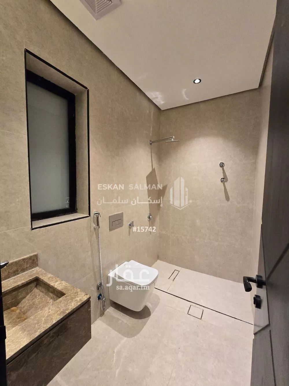 شقة 5 غرف في ضاحية الملك فهد 5