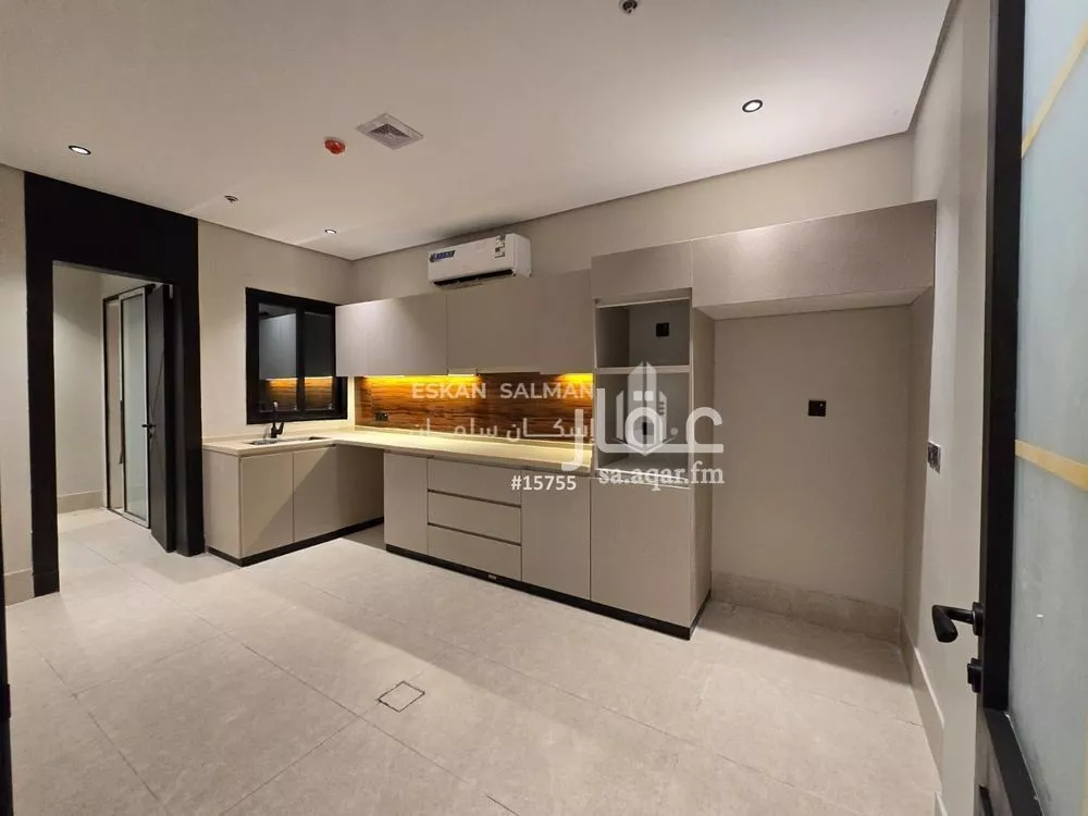 شقة 5 غرف في ضاحية الملك فهد 2