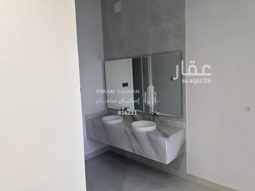 فيلا 9 غرف في ضاحية الملك فهد 3