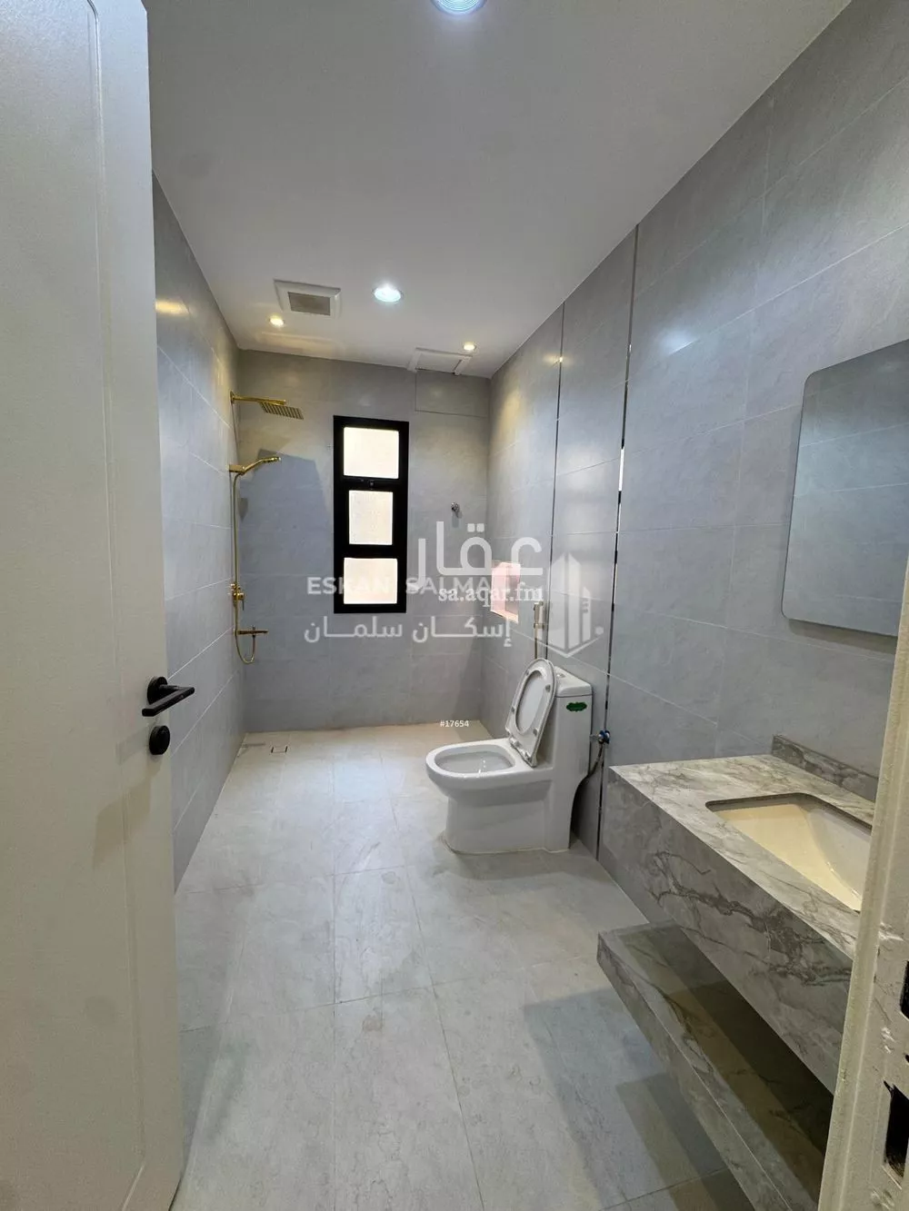 فيلا 9 غرف في الملك فهد 4