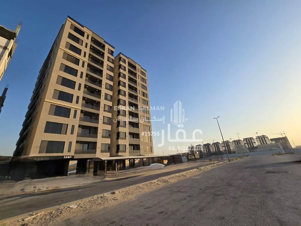 شقة 5 غرف في ضاحية الملك فهد 1