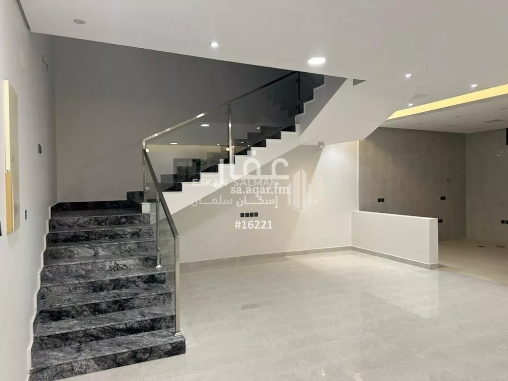 فيلا 9 غرف في ضاحية الملك فهد 4