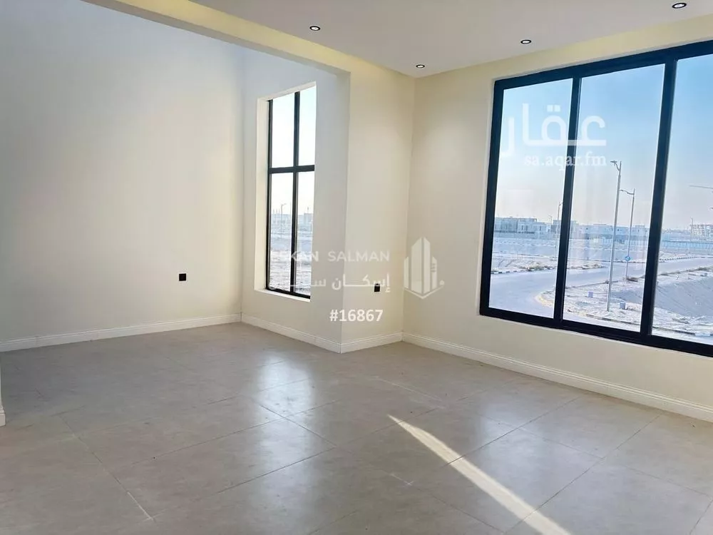 فيلا 9 غرف في السيف 4