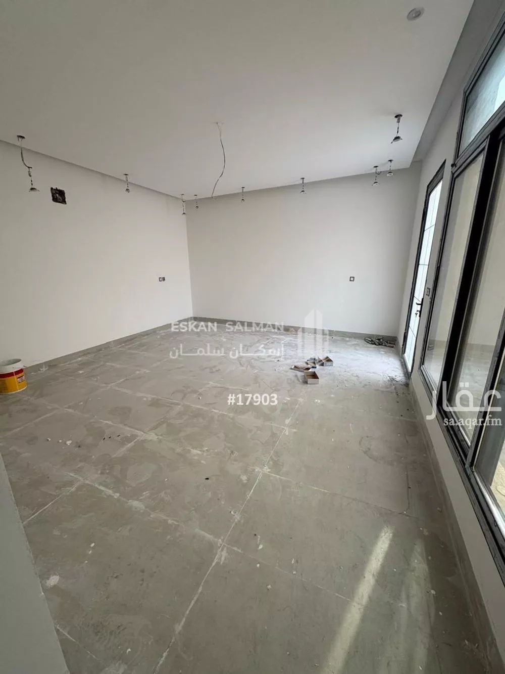 فيلا 8 غرف في الامواج 5