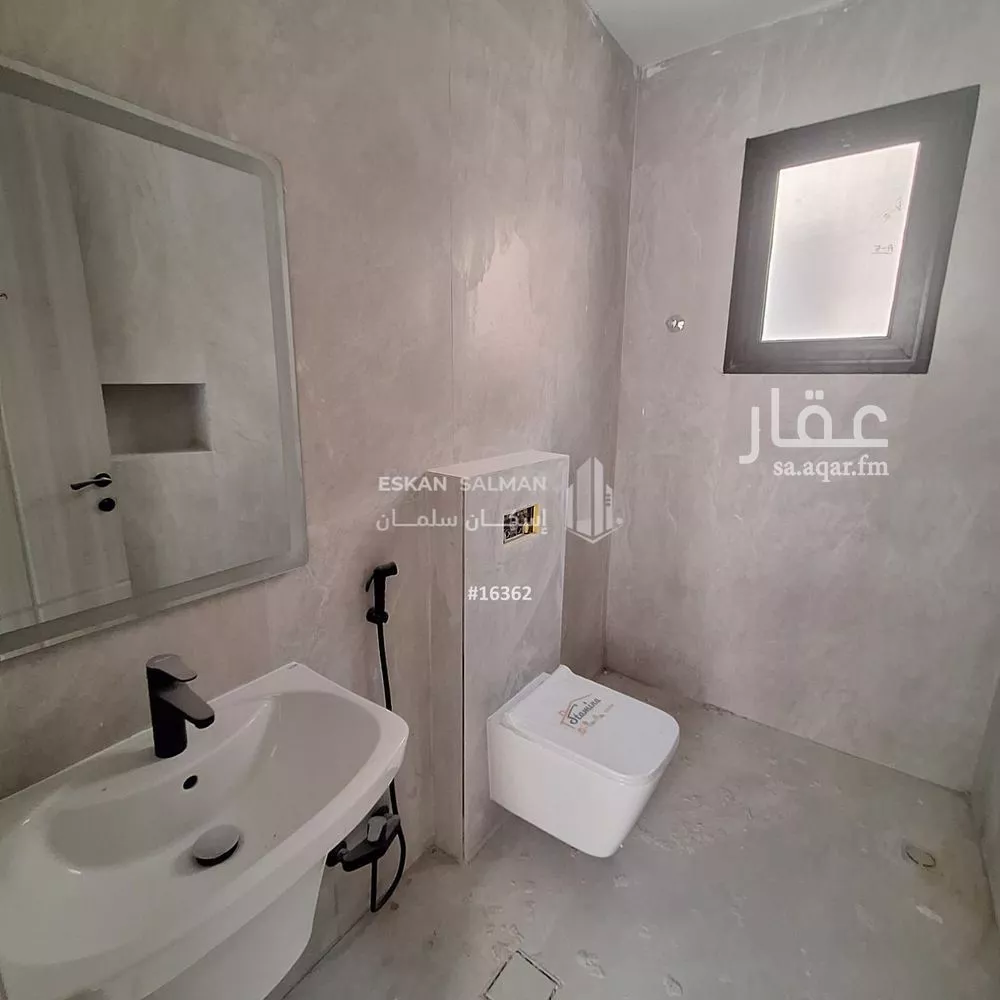 فيلا 5 غرف في ضاحية الملك فهد 2