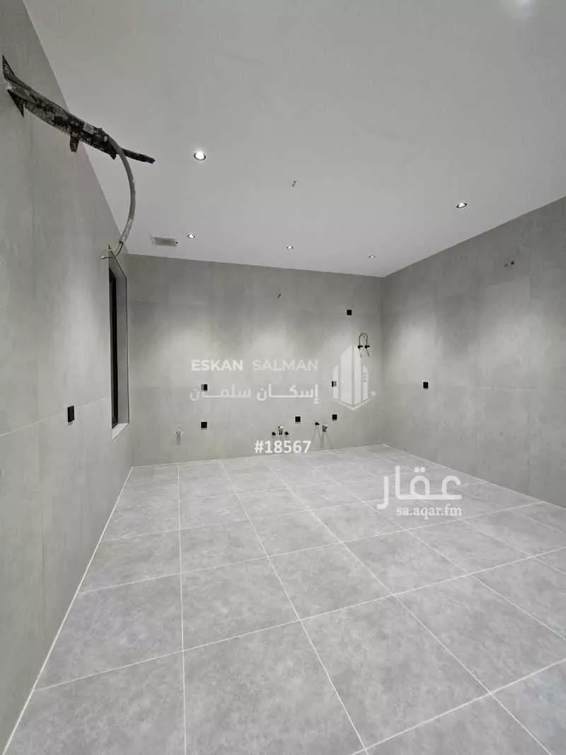 فيلا 8 غرف في الملك فهد 4