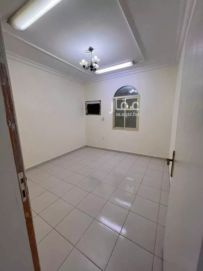 2 bedroom apartment in South Al Khobar 4