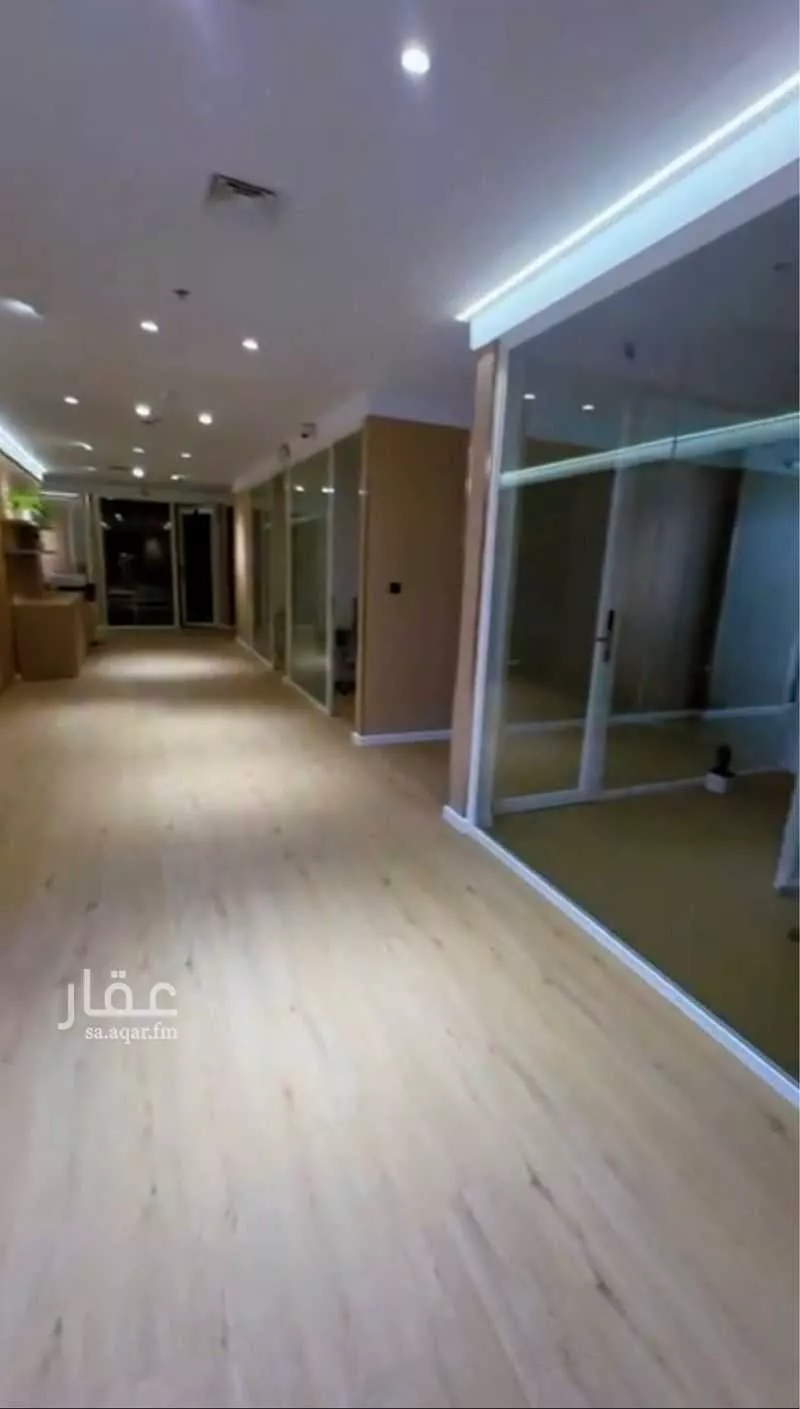 مكتب 1881 م² في الصحافة 2