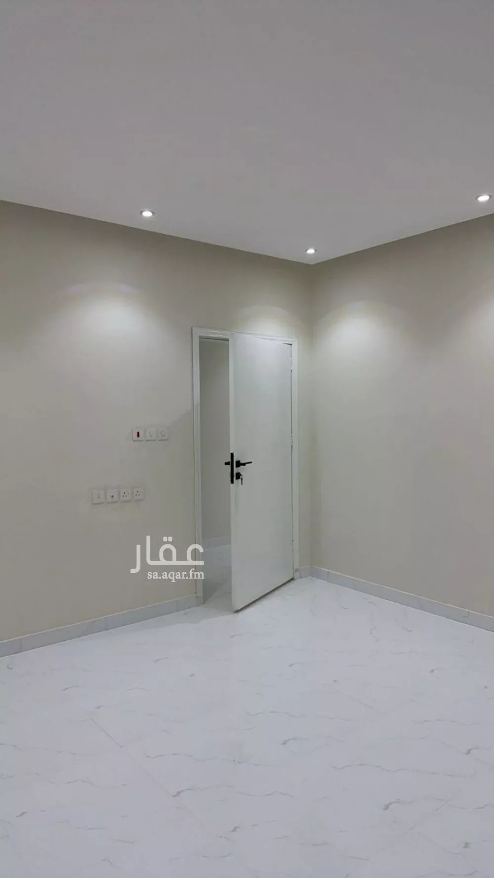 شقة 3 غرف في الرمال 5