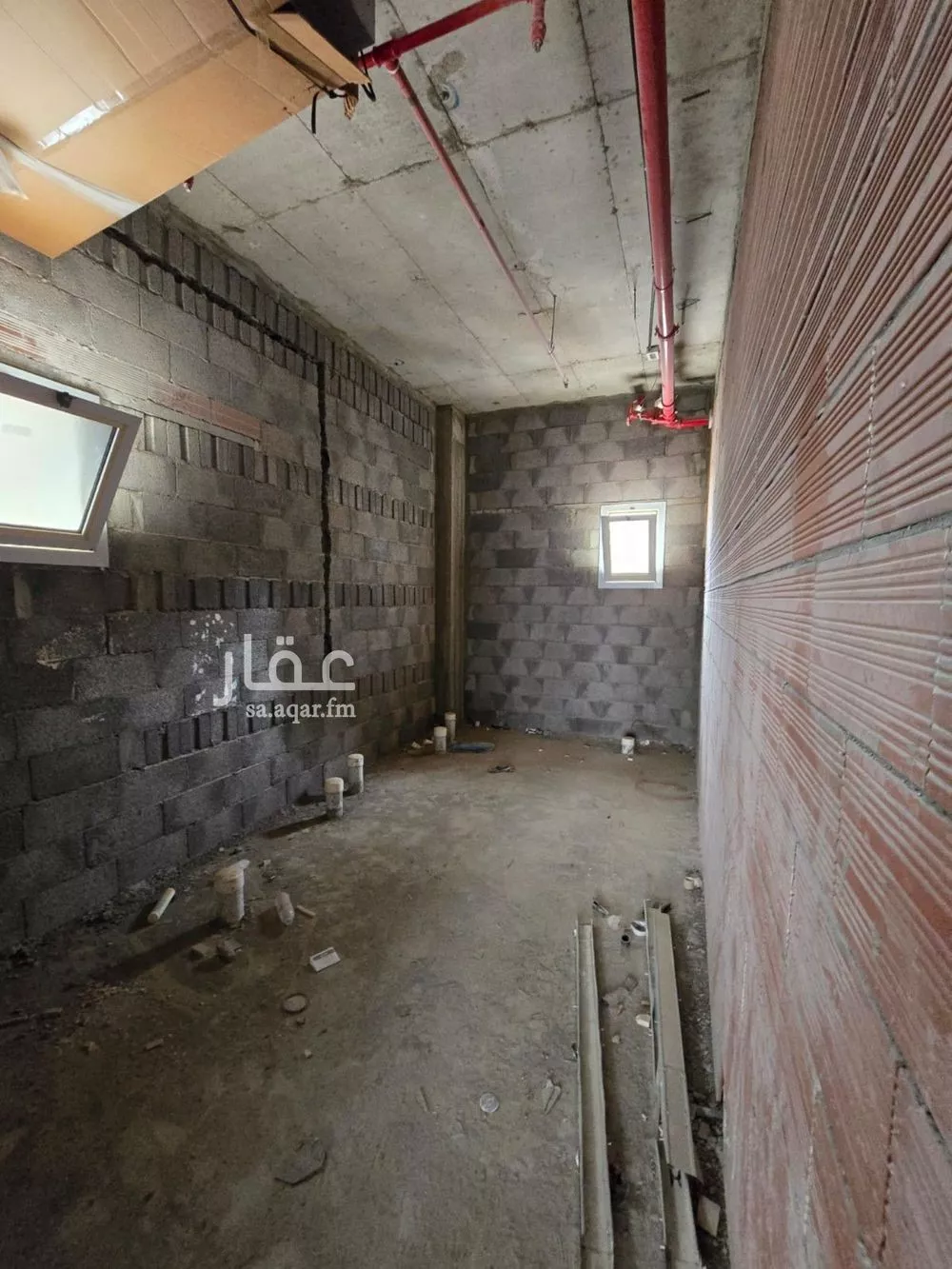 مكتب 550 م² في الروضة 4