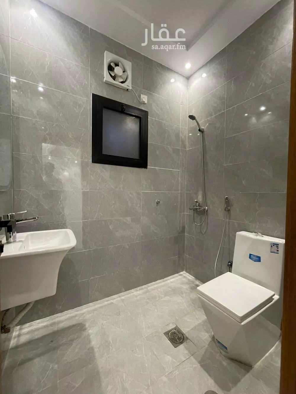 شقة 5 غرف في المروة 5