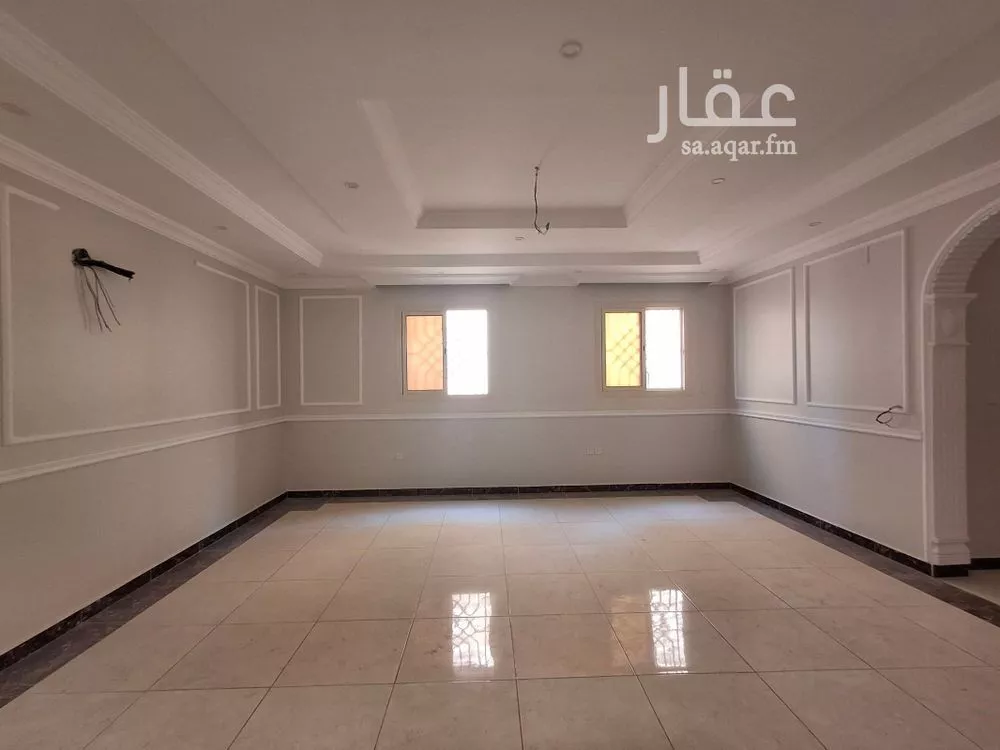 فيلا 8 غرف في طيبة 3