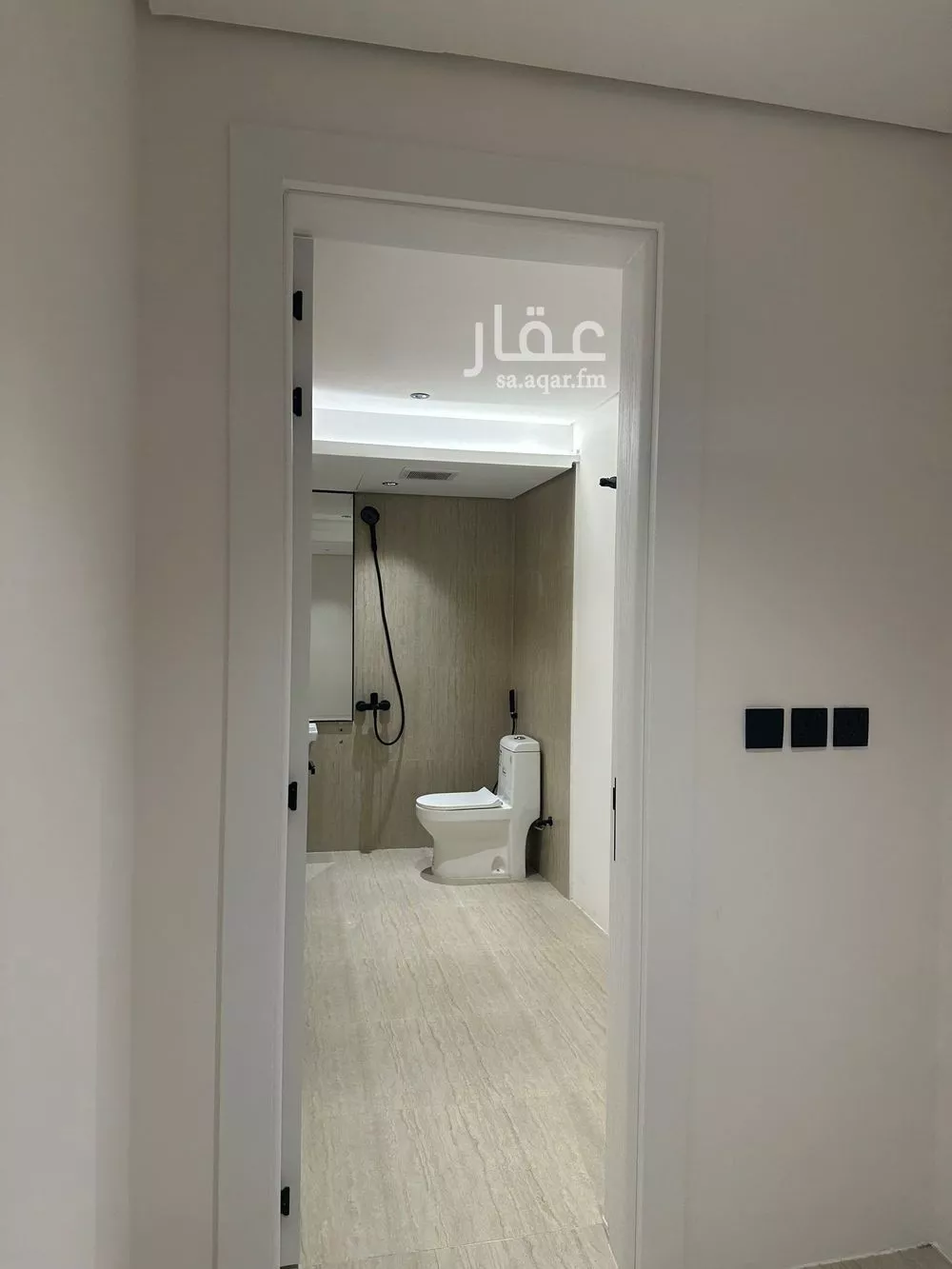 3 bedroom floor in Al Aqiq 3