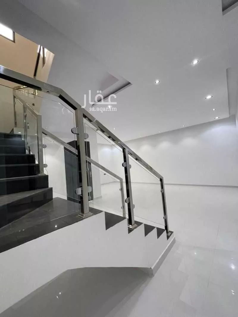 8 bedroom villa in Al Janadriyah 3