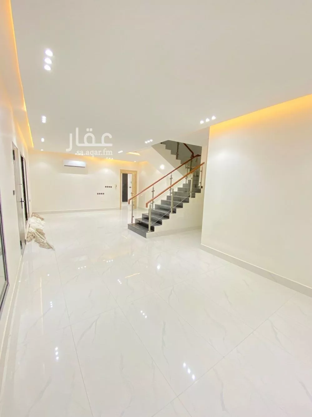 6 bedroom villa in Al Uraija Al Gharbiyah, Riyadh 9