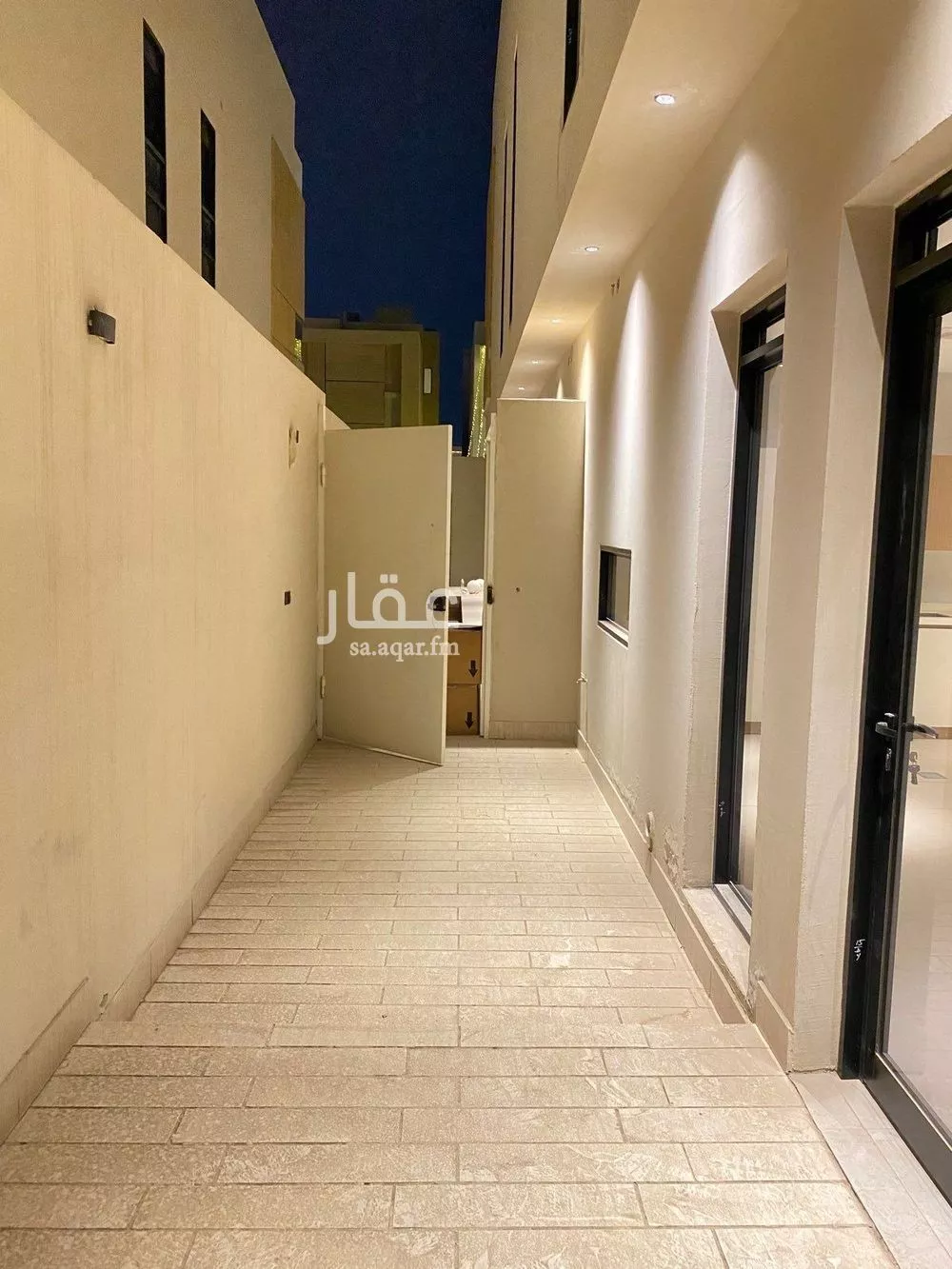 فيلا 6 غرف في العارض 4