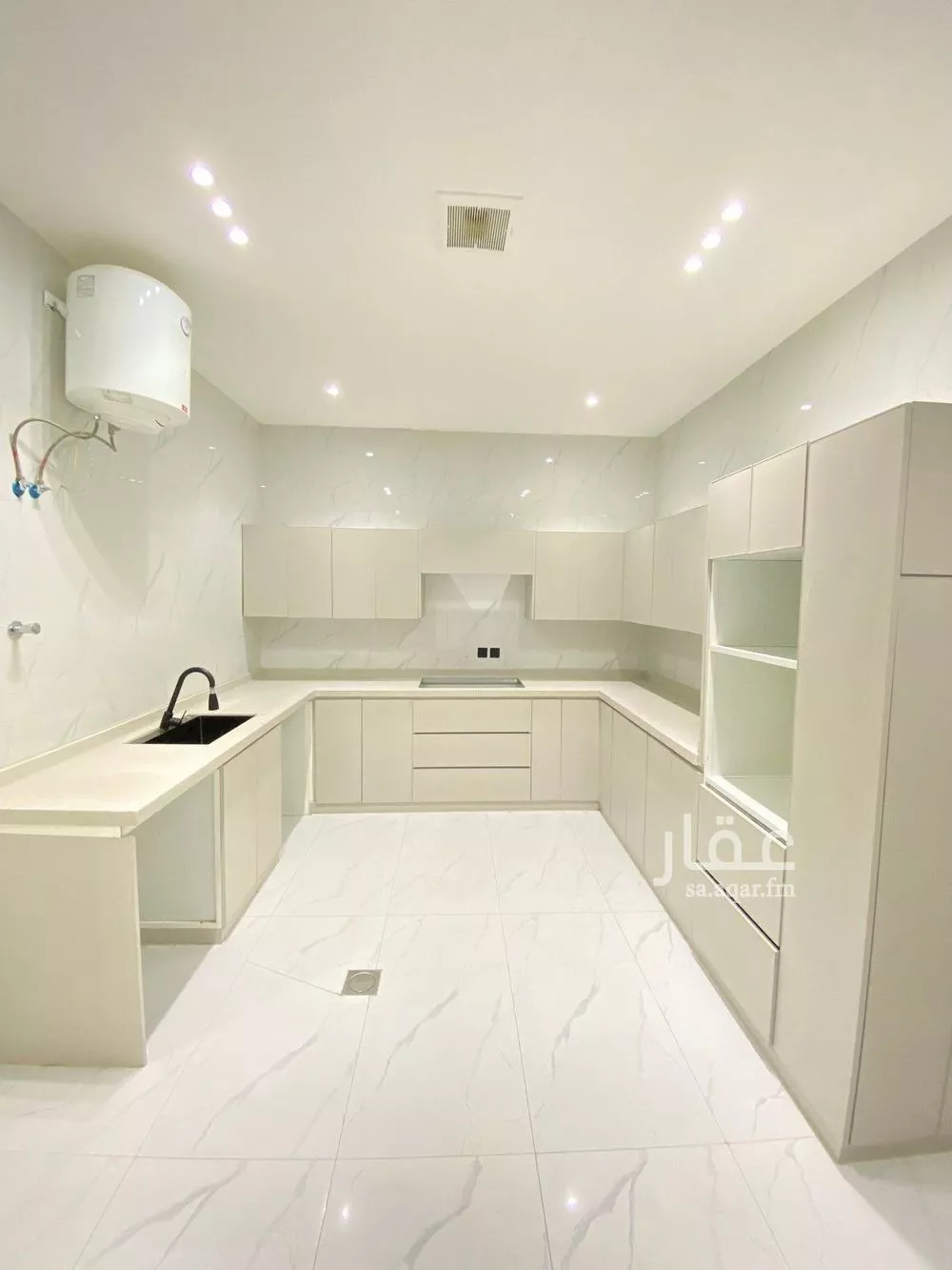 6 bedroom villa in Al Uraija Al Gharbiyah, Riyadh 14