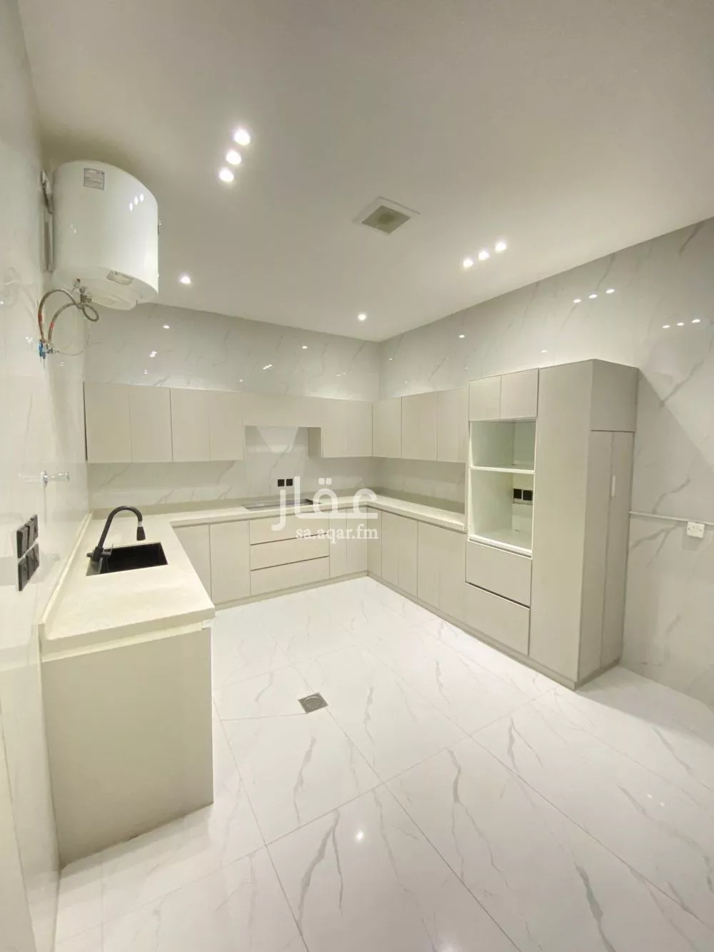 6 bedroom villa in Al Uraija Al Gharbiyah, Riyadh 13