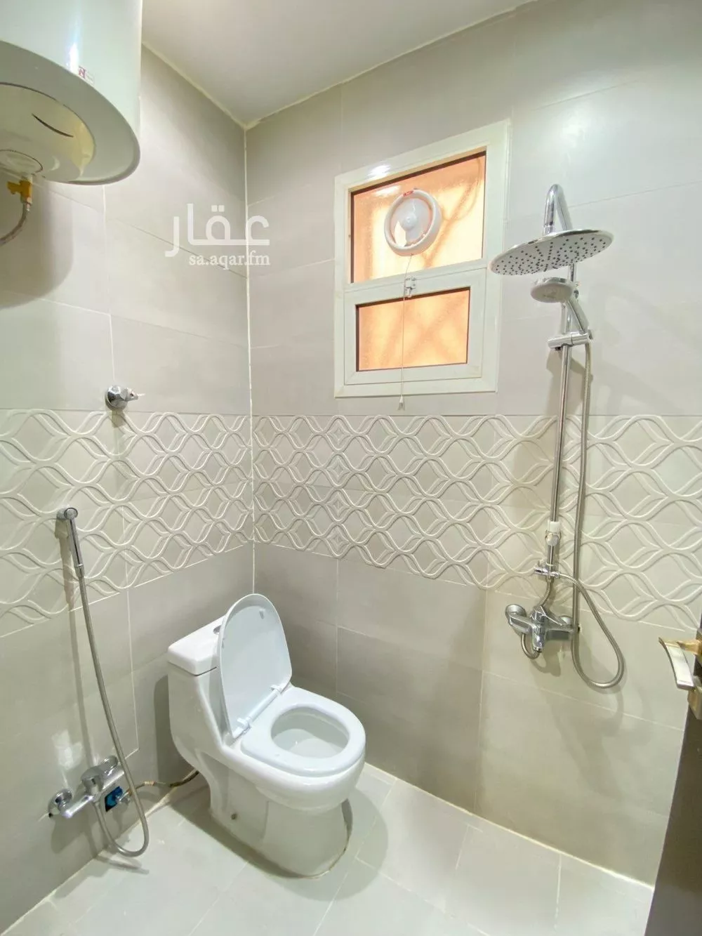 3 bedroom apartment in Al Hazm 5