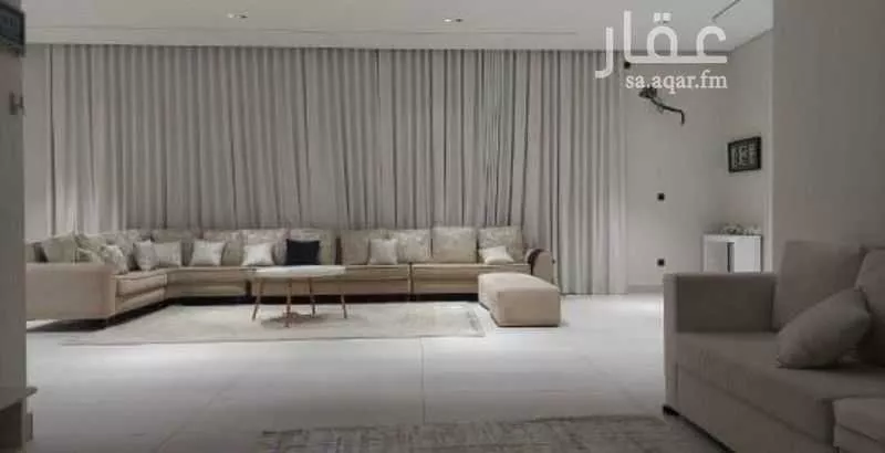 فيلا 10 غرف في الملك فهد 4