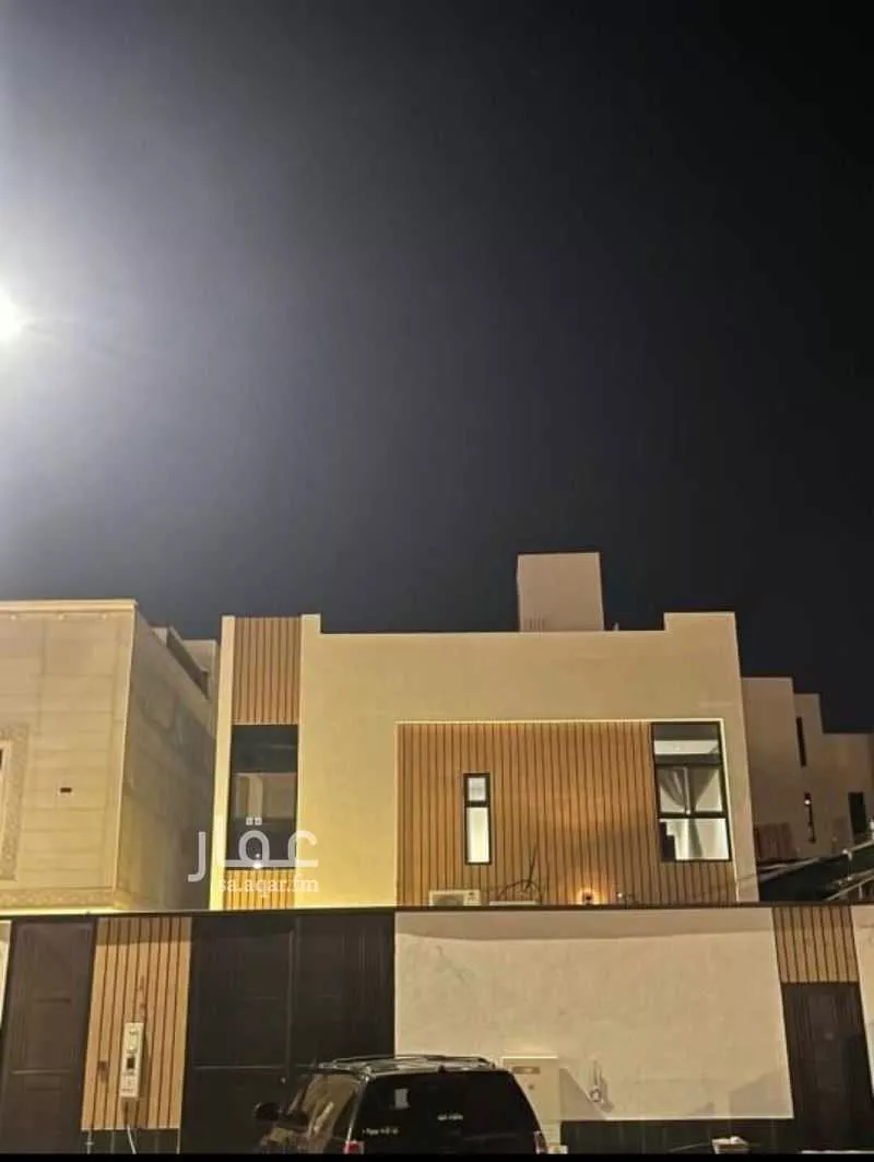 فيلا 10 غرف في الملك فهد 5