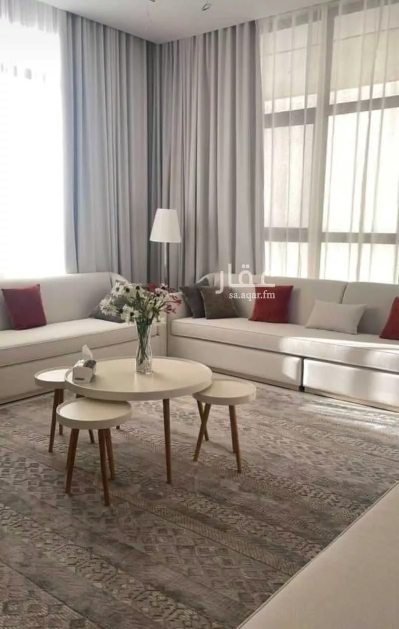 فيلا 10 غرف في الملك فهد 2