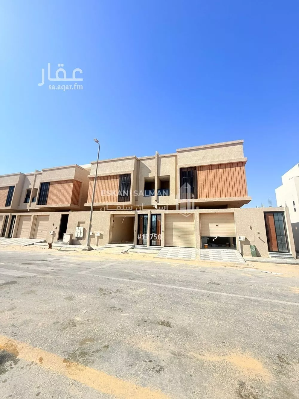 شقة 5 غرف في الامواج 1