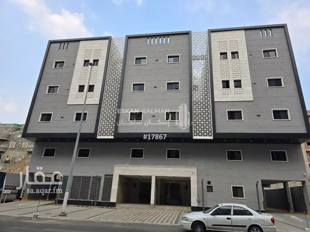 5 bedroom apartment in Al Hijra 1