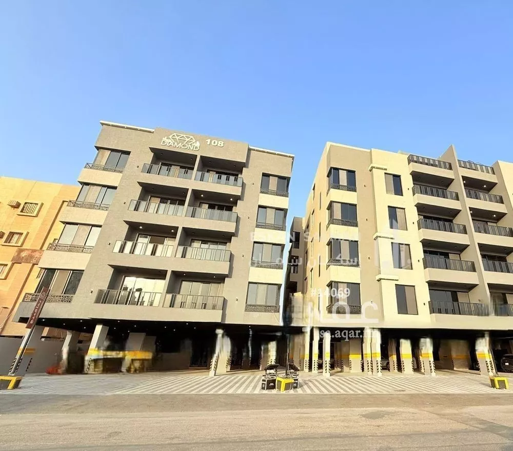 شقة 4 غرف في الحمرا 1