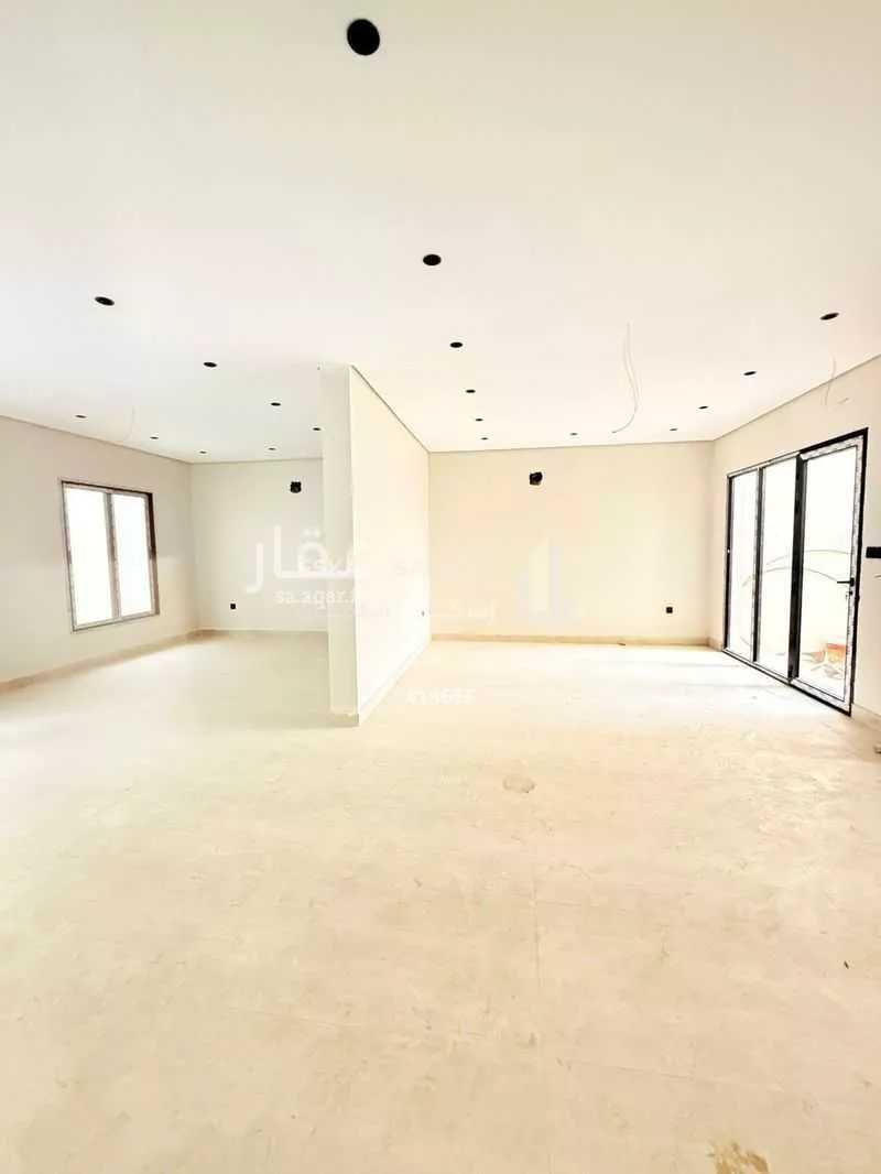 فيلا 8 غرف في الامواج 3