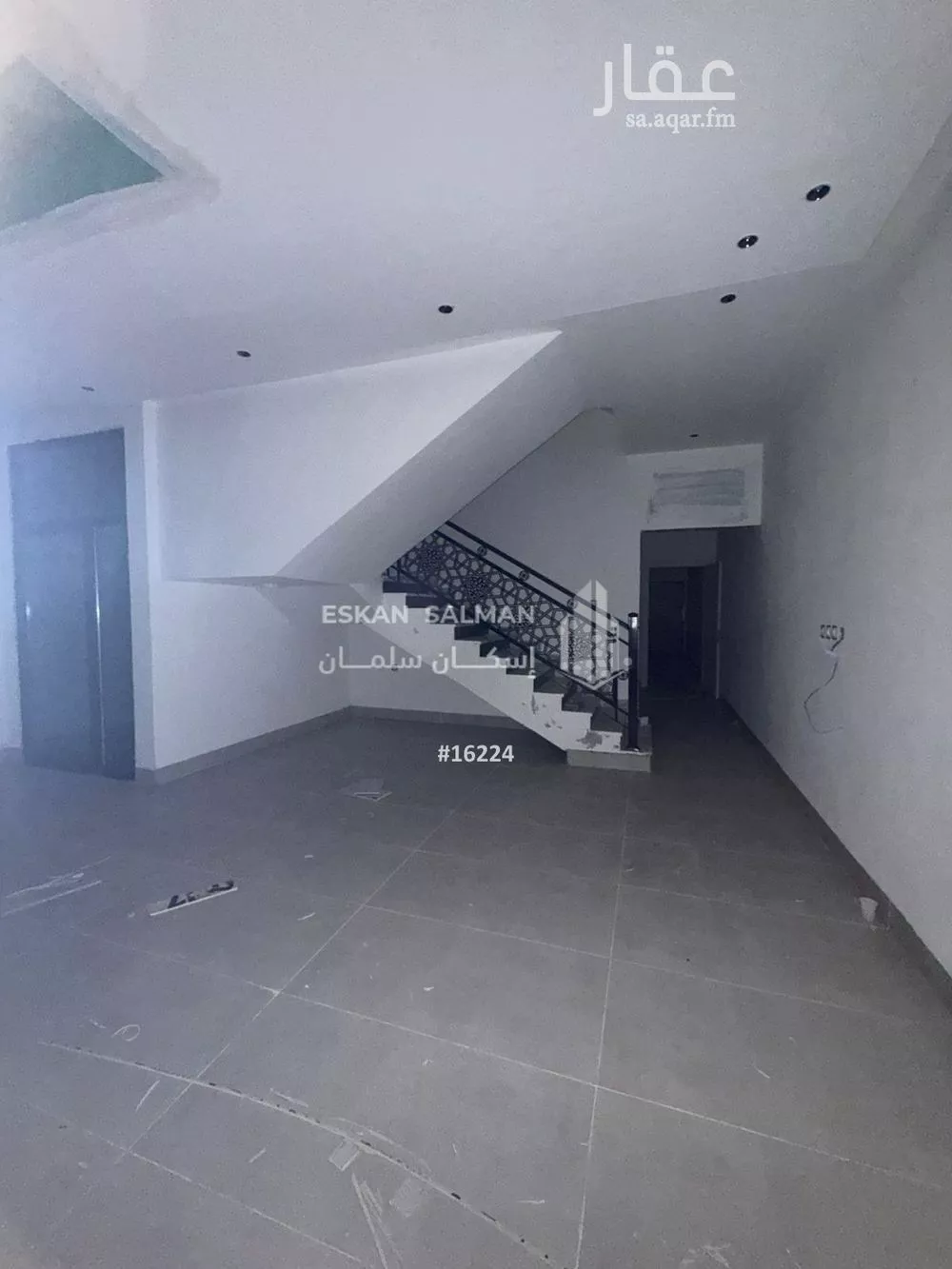 فيلا 12 غرف في الامواج 4