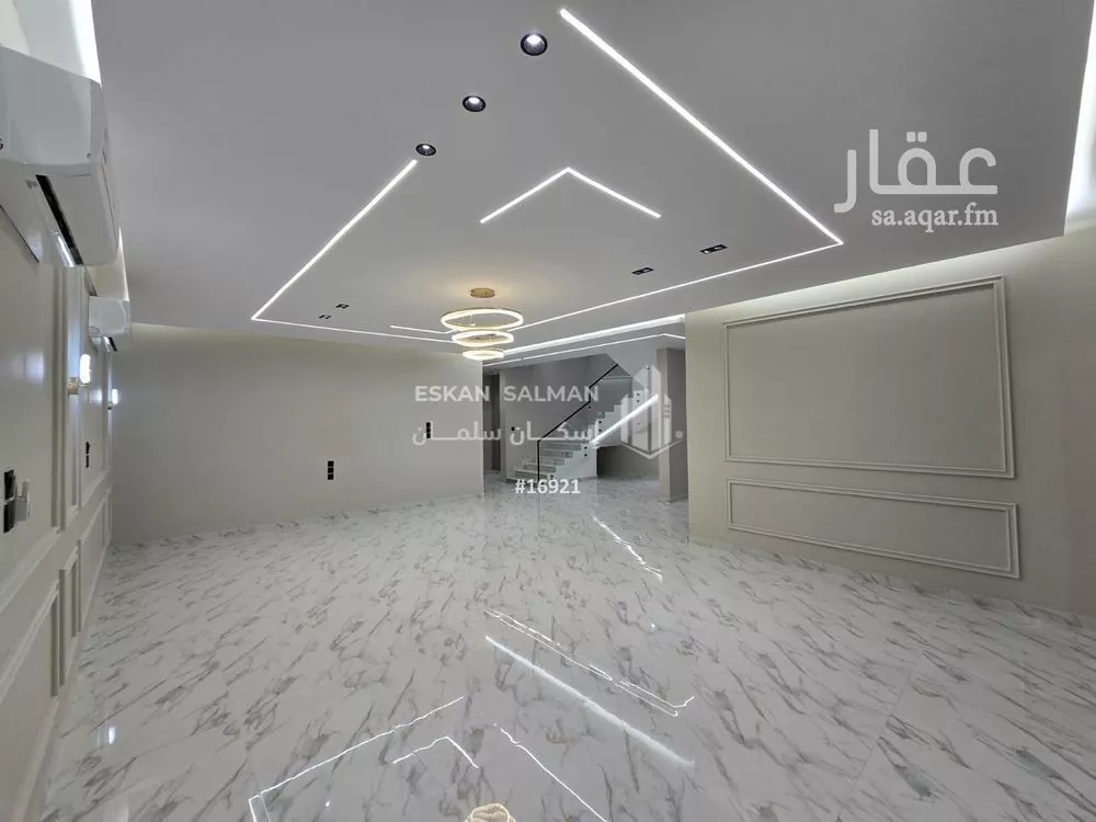 فيلا 9 غرف في الشراع 5