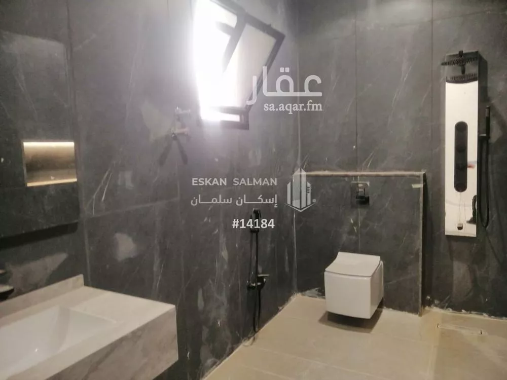 فيلا 8 غرف في ضاحية الملك فهد 5