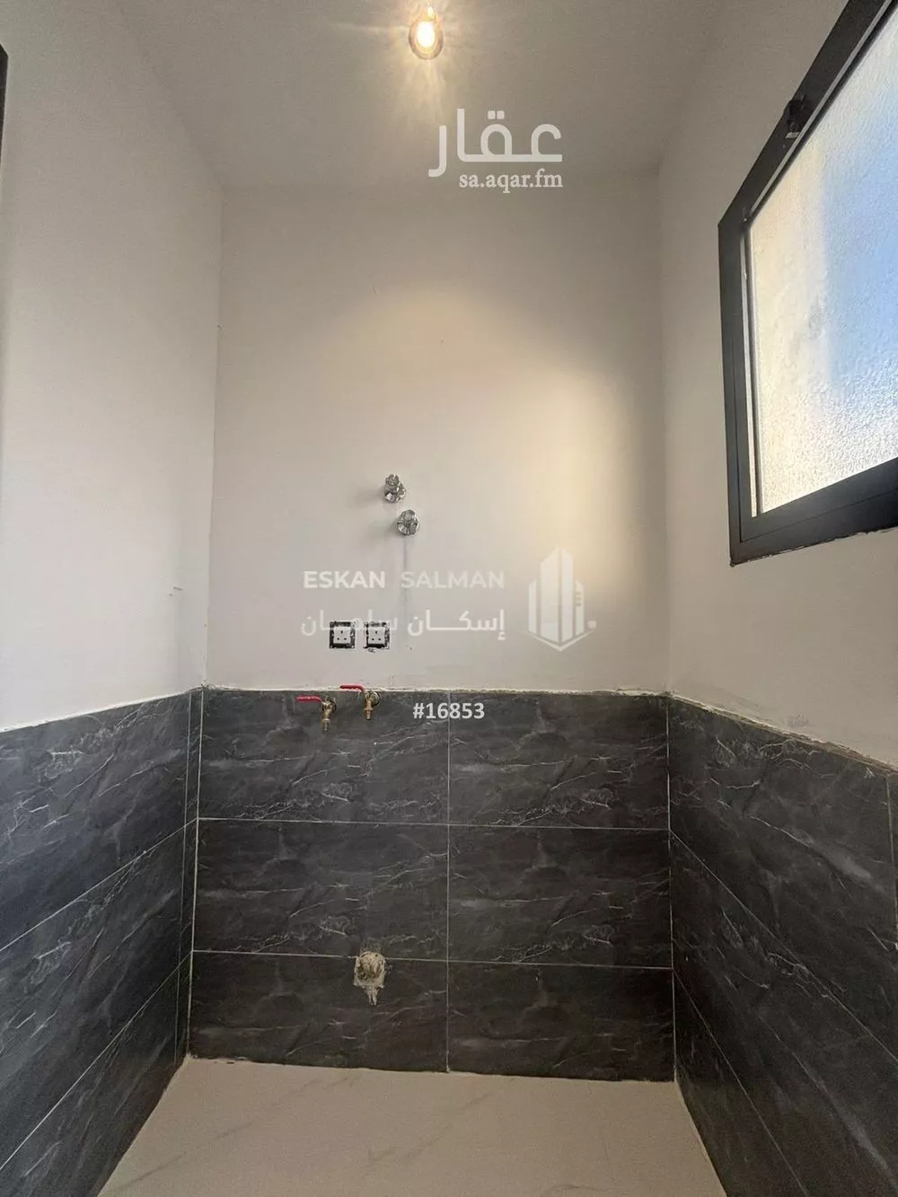 فيلا 7 غرف في الامواج 5