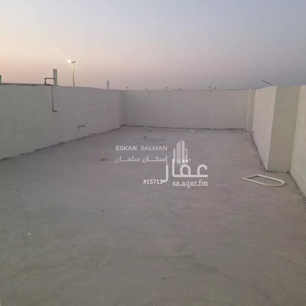 فيلا 9 غرف في الامواج 4