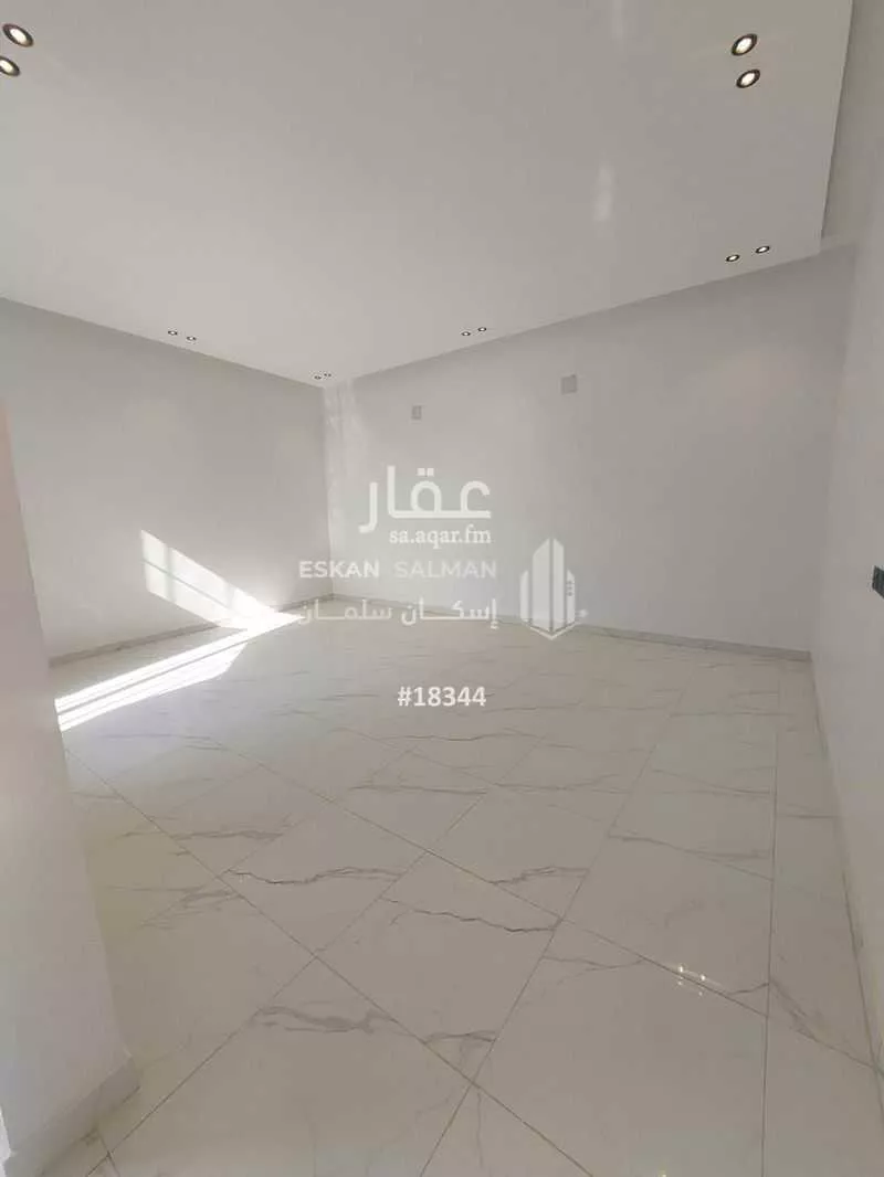 4 bedroom villa in Al Janadriyah 2