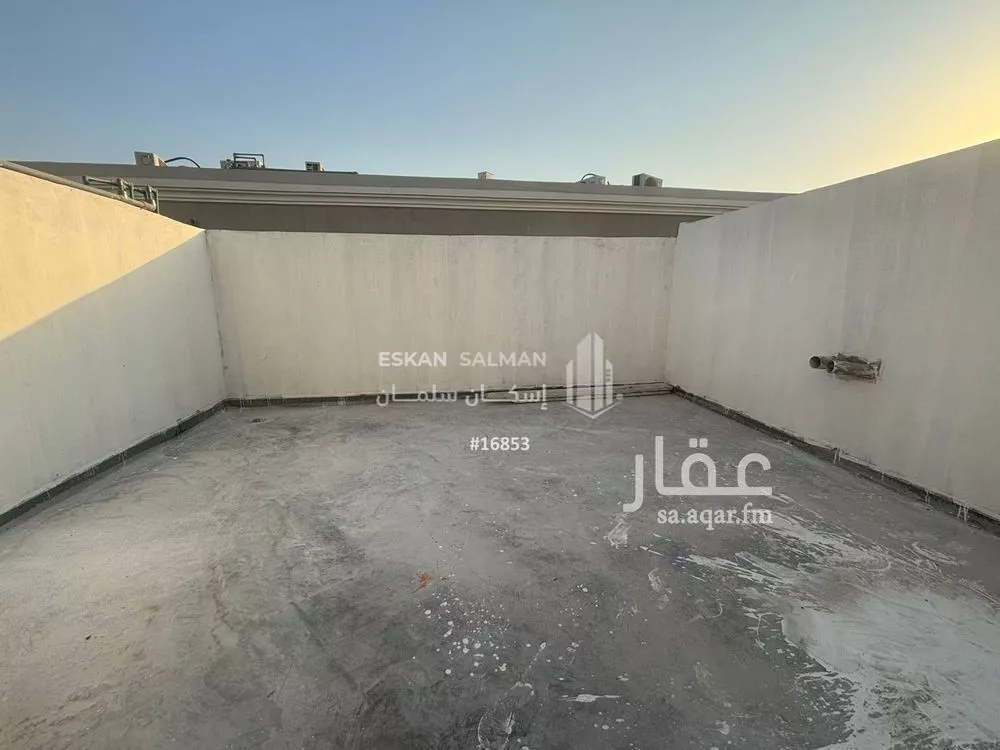 فيلا 7 غرف في الامواج 2