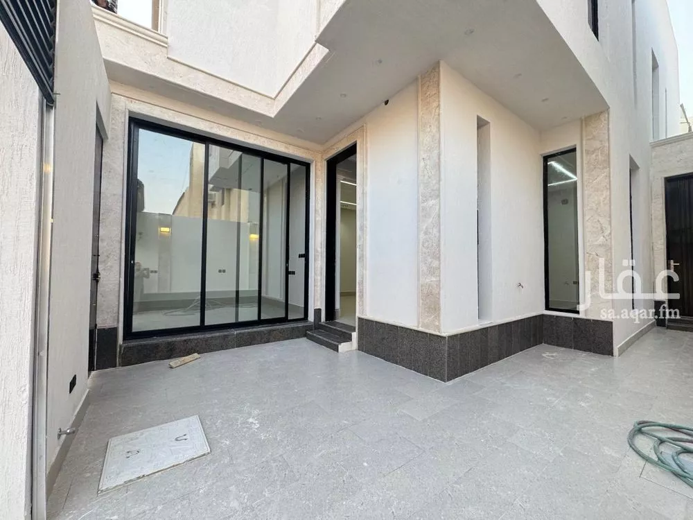 فيلا 6 غرف في العريجاء الغربية 3