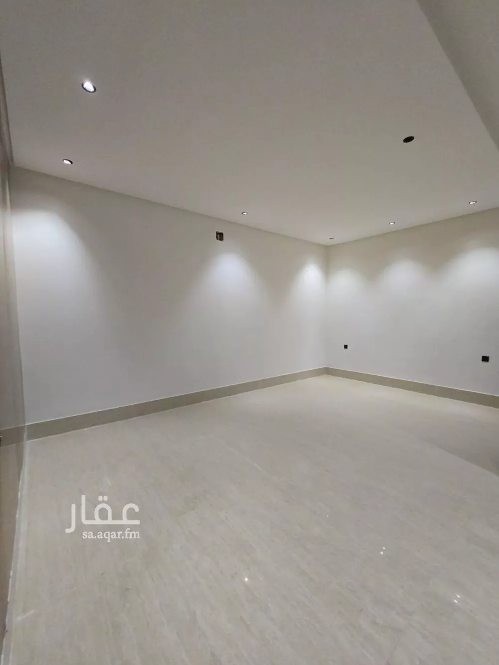 5 bedroom floor in Tuwaiq 2