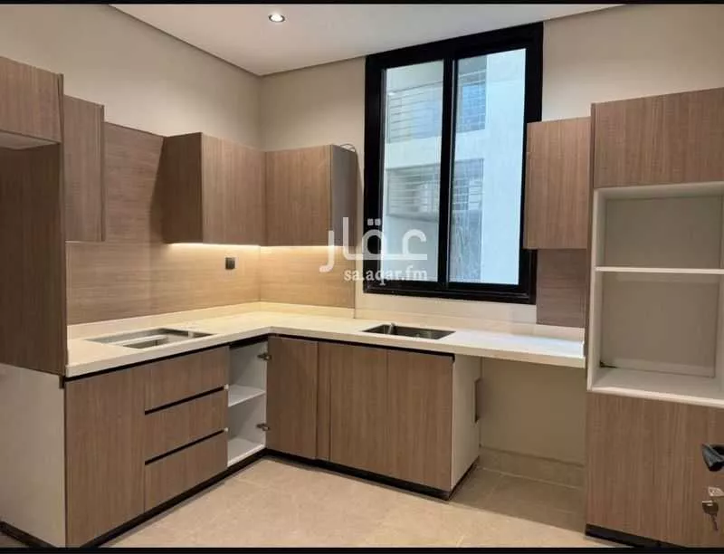 شقة 6 غرف في الحمرا 2