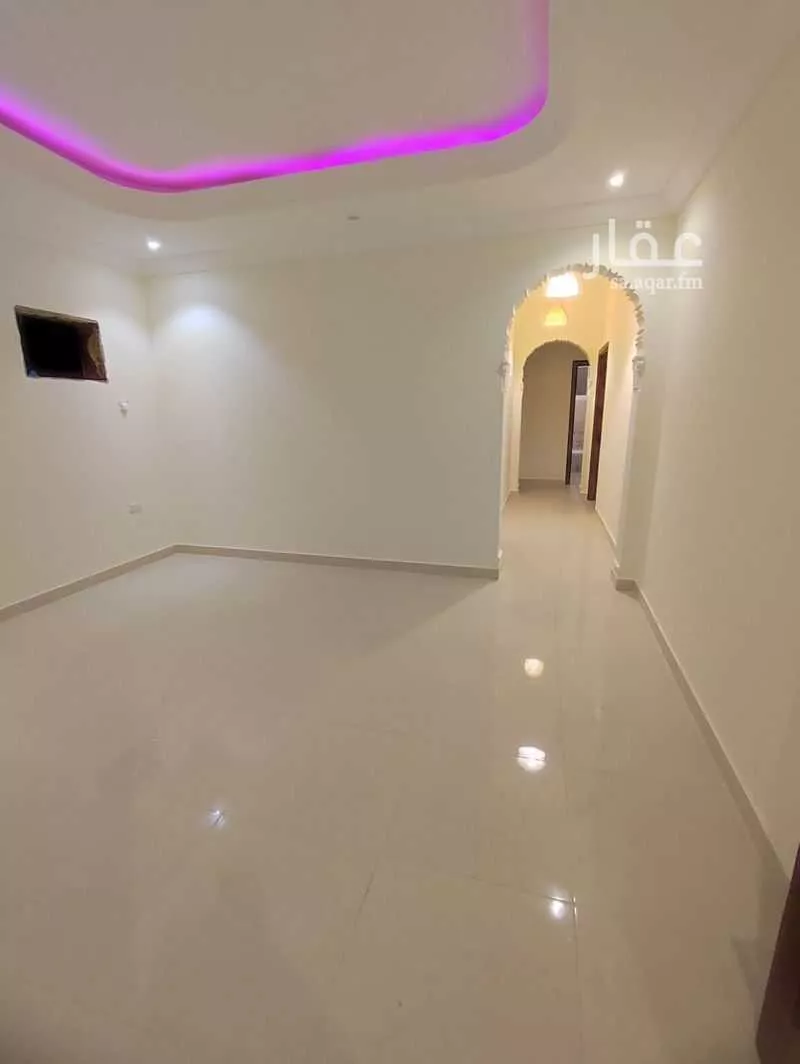 شقة 4 غرف في النزهة 1