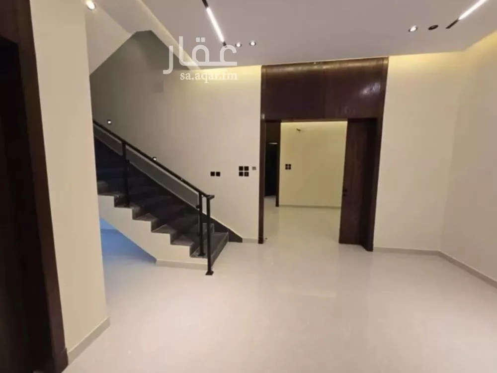 فيلا 5 غرف في عكاظ 3