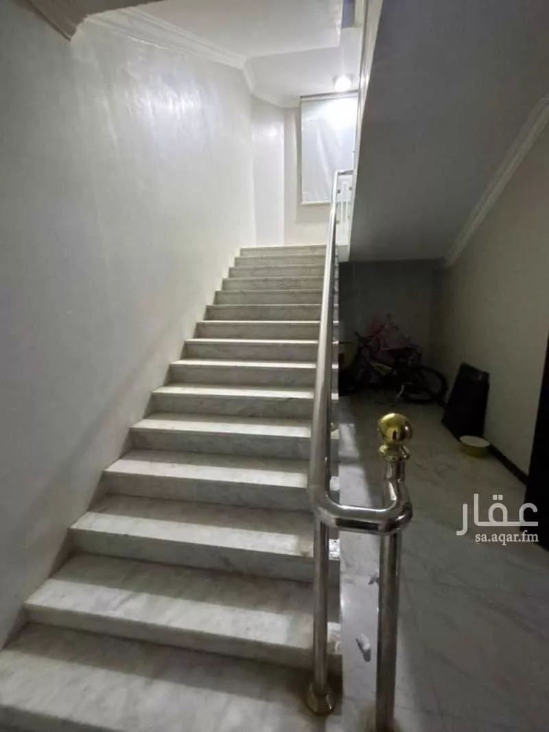 6 bedroom villa in Al Rawdah 2