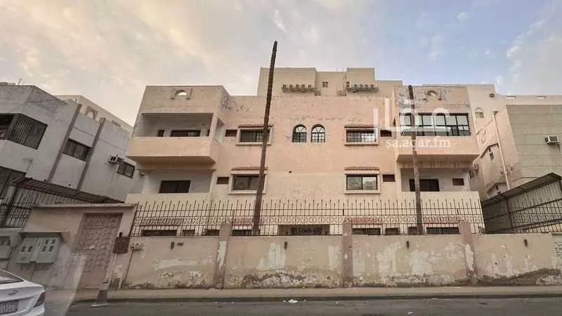 عمارة 625 م² في الجامعة 1