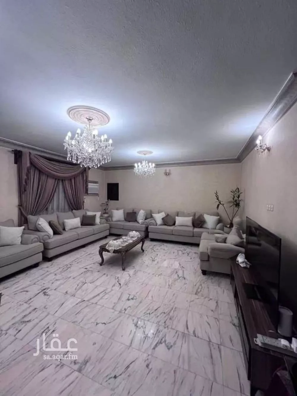 فيلا 9 غرف في الروضة 5